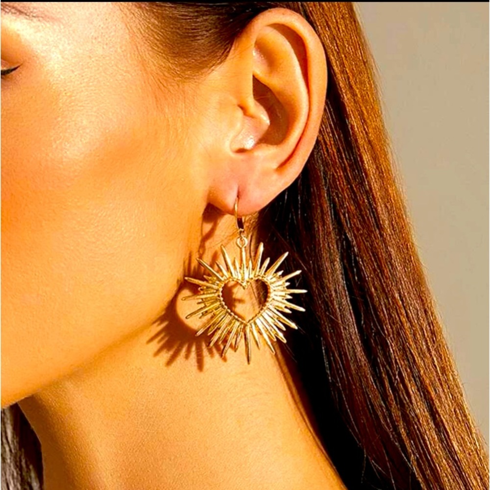 [GOLD]✨⭐️Starshine⭐️✨ Heart Glamour Dangle Drop Statement Earrings - Picture 2 of 13